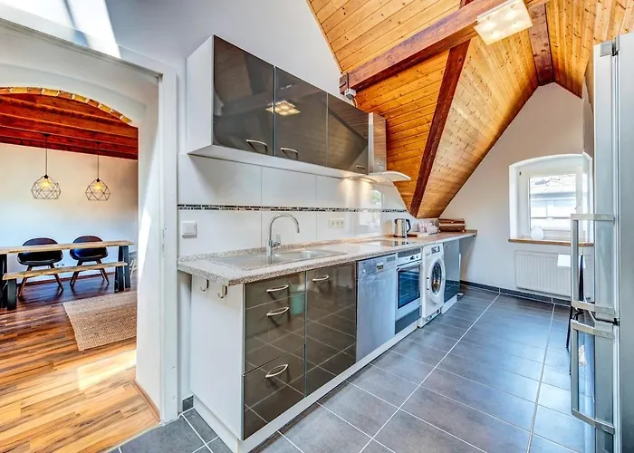 Schoene In Apartment